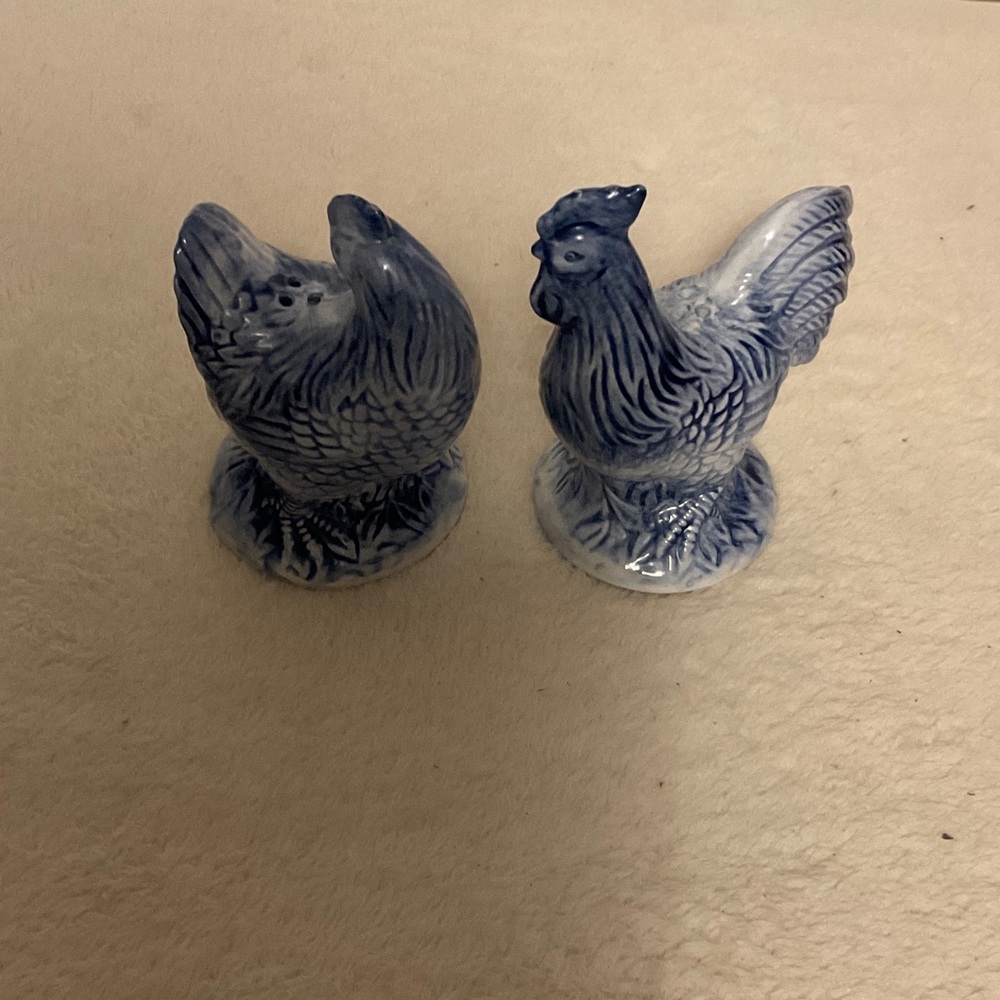 Elegant Blue and White Ceramic Rooster Set
